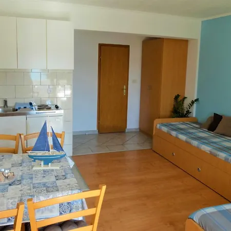 Warm And Welcoming With Sea View Crikvenica