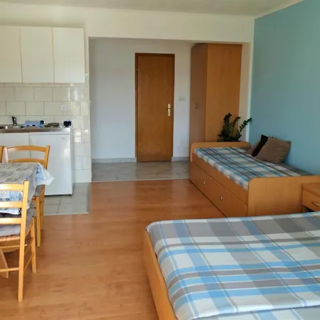 Warm And Welcoming With Sea View Apartment